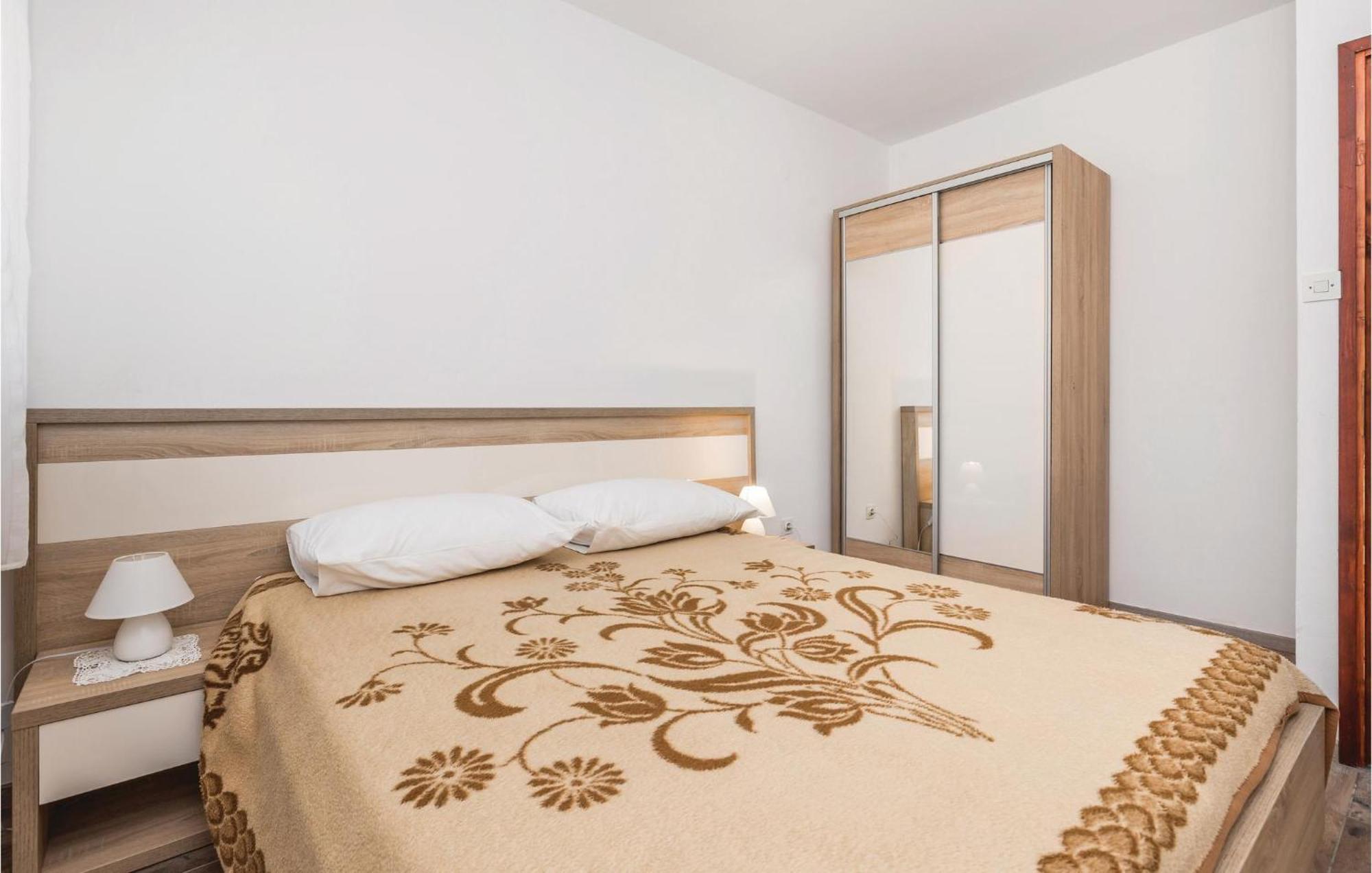Lovely Apartment In Mandre With Wifi Eksteriør bilde